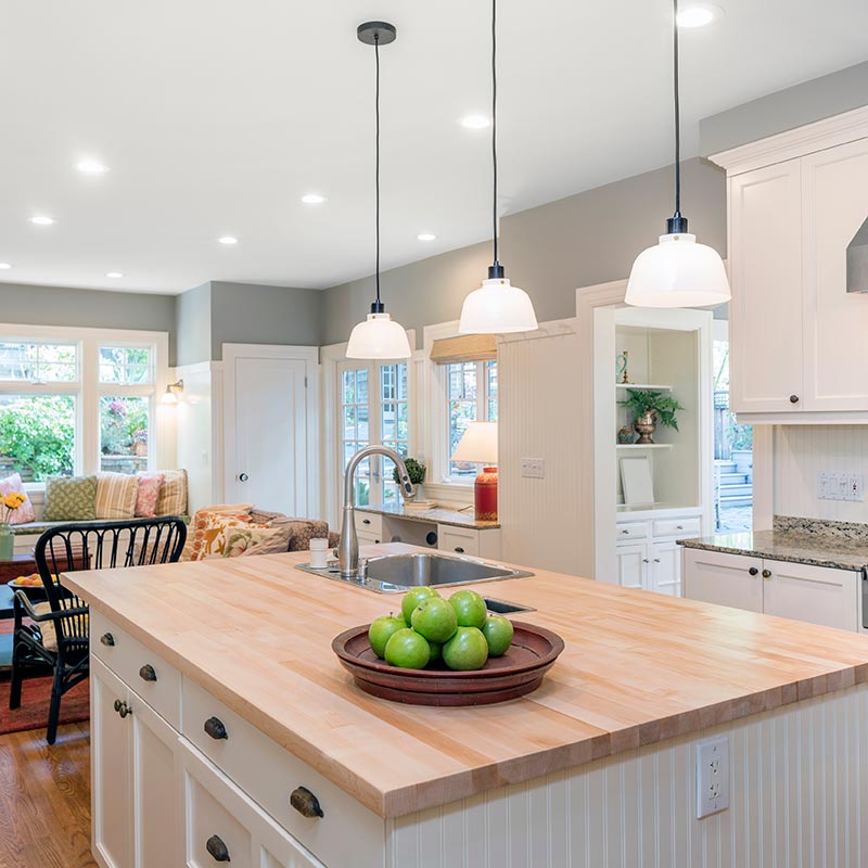 kitchen-with-island-pendants